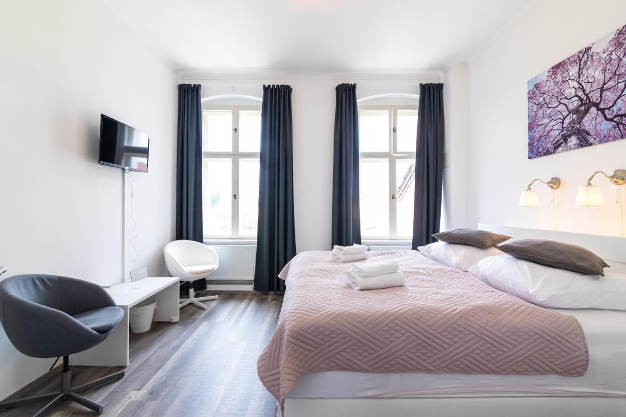 Hotel Am Hain Люббен Екстер'єр фото